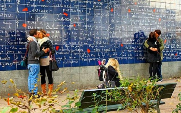Стена любви, Монмартр, Париж