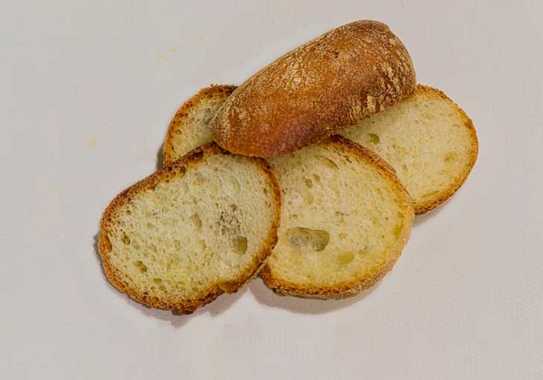 Почему рассказ Паустовского назван Тёплый хлеб?