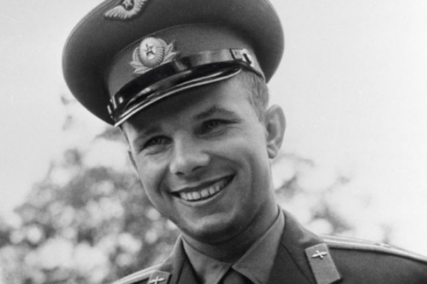 Юрий Гагарин – биография, космос, первый полет, фото, причина смерти